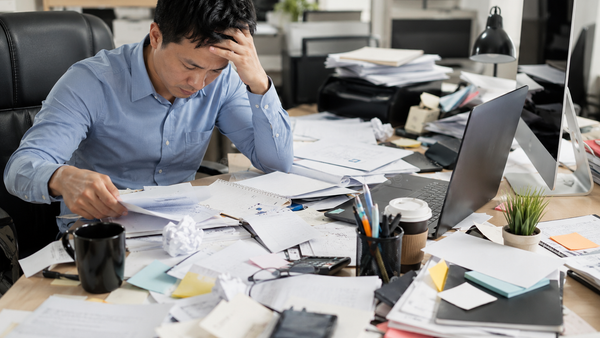 No more messy desks: How to declutter your workstation